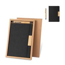 Conjunto composto por um caderno A5 de capa rígida e caneta esferográfica em bambu